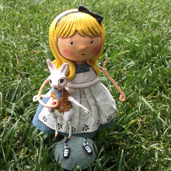 COPY - COPY - Alice in Wonderland Figurine - Picture 6 of 6